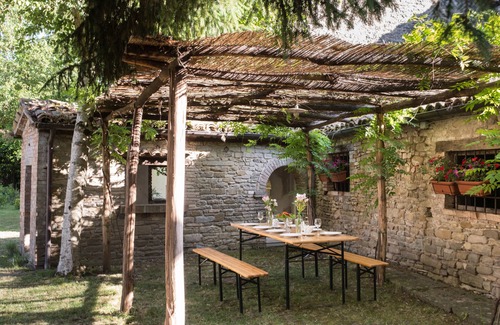 Mercatello sul Metauro Villa | Villa with private garden and pool in a splendid Medieval Hamlet near Tuscany
