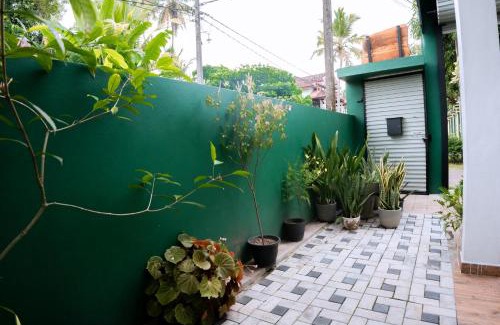 Kimbulapitiya House | Villa Wings Airport Transit
