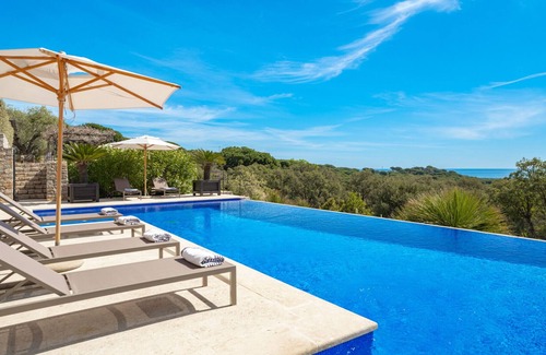 Cote d'Azur- French Riviera Villa | Villa Wisteria