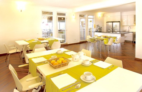 Funchal Villa | Villa with 10 bedrooms, swimming pool, jacuzzi, pool table, table tennis, sauna, gym .