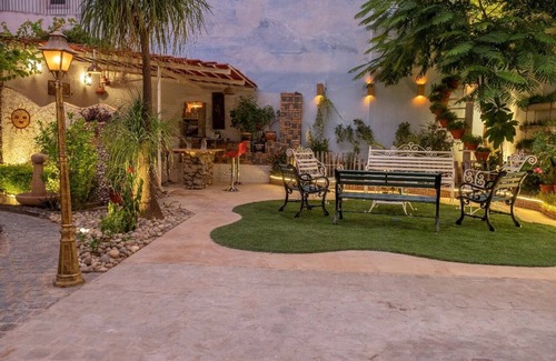Jaipur Villa | Villa with 3 bedrooms and WiFi, AC in marvelous Jaipur