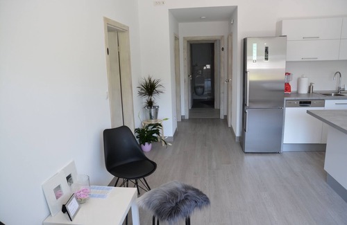 Ploce House | VILLA with 3 luxory rooms for rent with kitchen and laundry. on the main road.