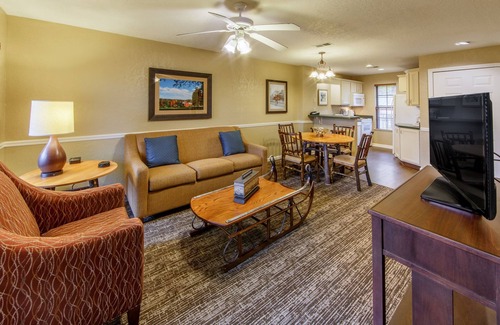 South Lee Villa | Villa with Access to Amazing Amenities!