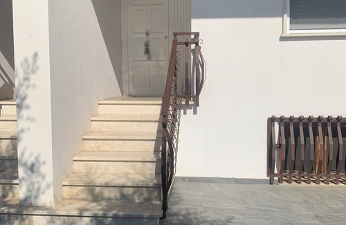 Fondi Villa | Villa with garden, 300 m from the beach, indoor parking, air conditioning.