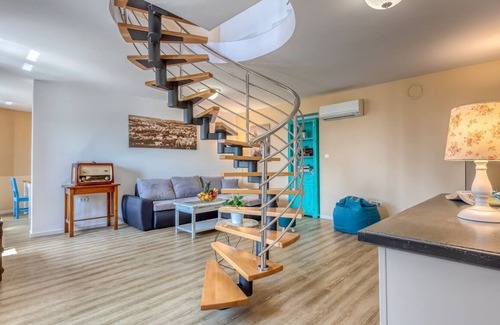 Hreljin Villa | Villa with heated pool, 9 people, sea view