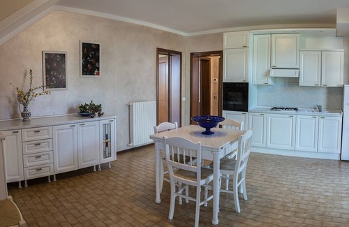 Portese Villa | Villa with awesome lake view a few steps from the beach