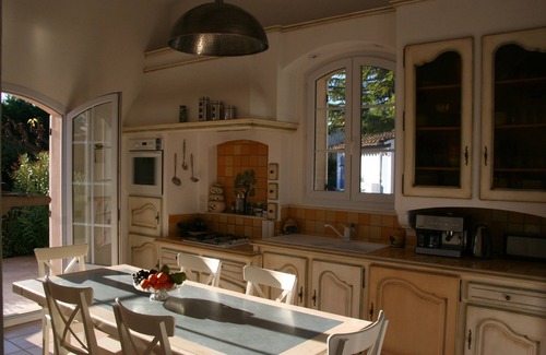 Entrechaux Villa | Villa with large garden, heated pool near Vaison and Mt Ventoux