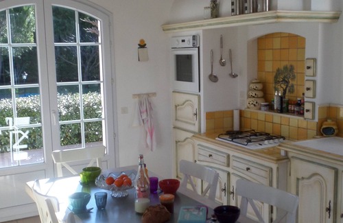 Entrechaux Villa | Villa with large garden, heated pool near Vaison and Mt Ventoux