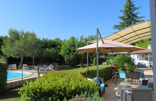 Entrechaux Villa | Villa with large garden, heated pool near Vaison and Mt Ventoux