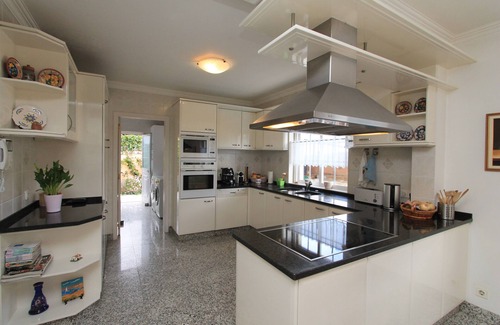 Cascais Villa | Villa with large garden, barbecue and heated pool (19510 /AL