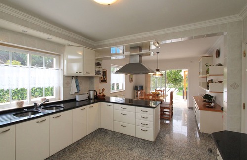 Cascais Villa | Villa with large garden, barbecue and heated pool (19510 /AL