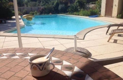 Deaux Villa | Villa with large private and secure swimming pool, quiet, sleeps 4 to 6