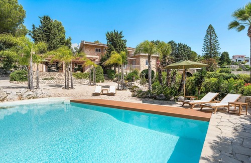 Plemmirio Villa | Villa with pool. 150 metres from sea. Plemmirio, Sicily