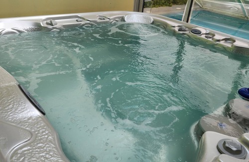 Parempuyre Villa | Villa with pool and spa for unforgettable moments with family or friends.