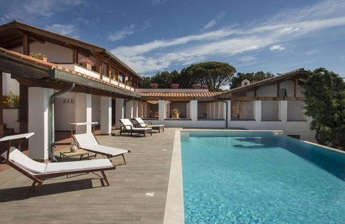 Punta Ala Villa | Villa with pool and sea access,Wi-fi,bbq,tennis court,a/c,chef