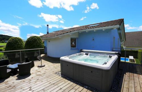 Dottikon House | Villa with Pool - Leon's Holiday Homes