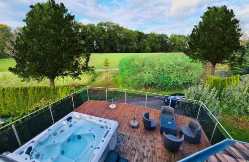Dottikon House | Villa with Pool - Leon's Holiday Homes