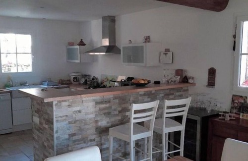 Jouques Villa | Villa with pool + unusual accommodation in a tree