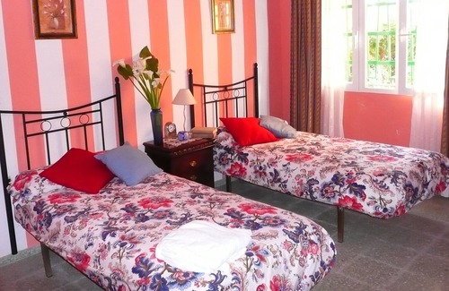 Dos Hermanas House | Villa with private pool and 1000 m2 of gardens and orange