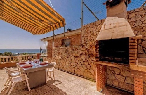 Santa Susanna Ski Chalet | Villa with private pool and beach