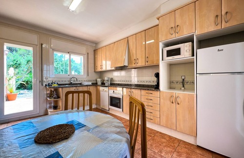 Tordera Ski Chalet | Villa with private pool, wifi, barbecue, outdoor dining area. capacity 9 pax. Vivalidays Gala.