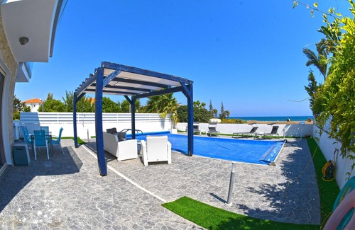Mazotos Villa | Villa With Private Pool By The Sea