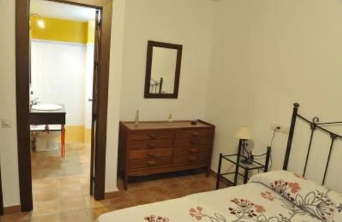 Barrio de la Vega House | villa with tennis court, pool, garden