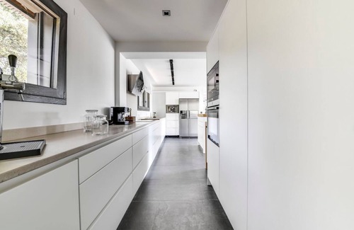 Garrigues Villa | Villa Xavier - Five Bedroom Villa, Sleeps 12