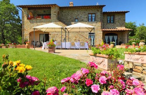 Pieve di Chio Villa | Villa Zen by Interhome