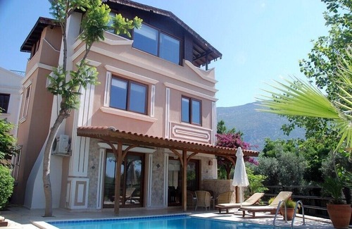 Kalkan Villa | Villa Zinnia - A luxurious 3 bed 3 bath villa with pool in superb location