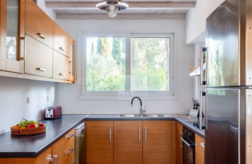 Molos Villa | Villa Zuri - Five Bedroom Villa, Sleeps 12
