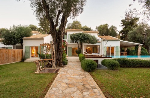 Molos Villa | Villa Zuri - Five Bedroom Villa, Sleeps 12