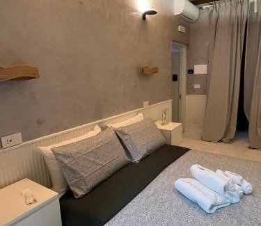 Rione XVIII Castro Pretorio House | Villafranca17
