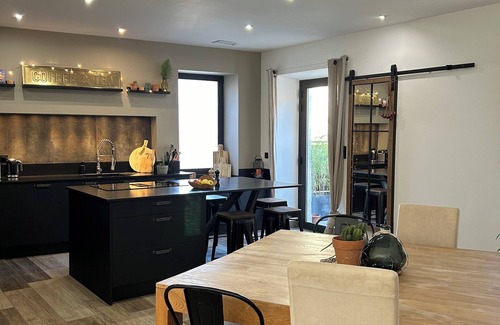 Saint-Laurent-des-Arbres House | Village house medieval village center