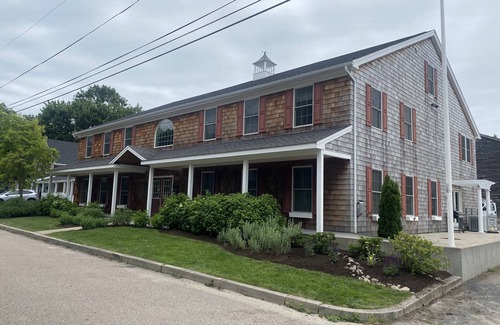Jamestown Apartment | Village - Central location