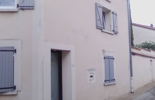 Beaumont-les-Valence House | Village house