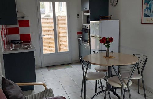 Saint-Come-de-Fresne House | Village house located 500 meters from the sandy beach