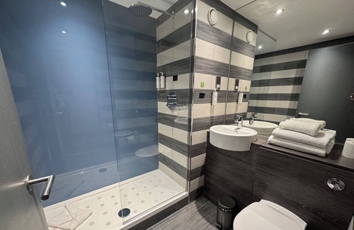 Glasgow Hotel | Village Hotel Glasgow