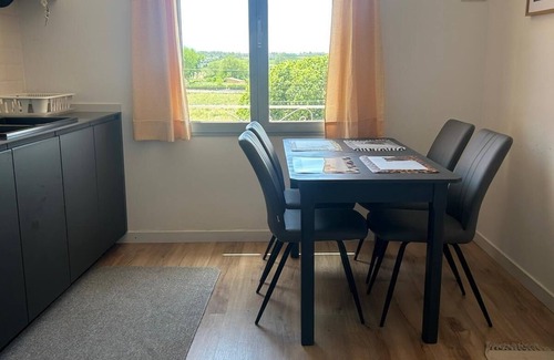 Tortosa House | Village house that invites you to disconnect. 2 min from via verde and the Ebro river.