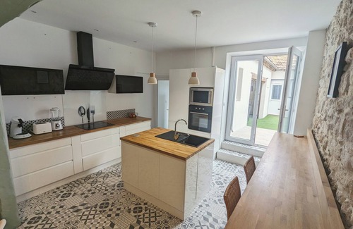 Sigean House | Village house with patio 5 minutes from the African Reserve