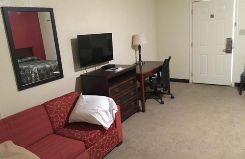 Ada Hotel | village inn