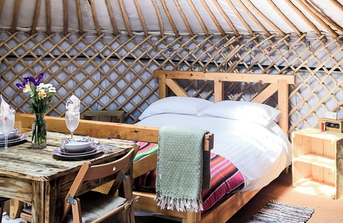 Bethania Cabin | Villager the Yurt with fully-fenced garden - Welcoming Dogs