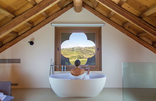 Serralunga d'Alba Hotel | Villaggio Narrante - Cascina Galarej