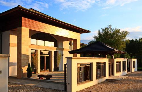 Gyenesdias Villa | Villamandala