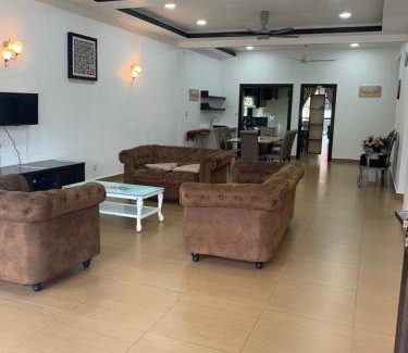 Sri Gading Apartment | VillaParadise Homestay