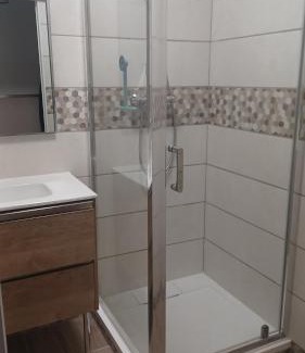 Villargondran Apartment | VILLARGONDRAN, les lacets Mauriennais, garage motos, vélos