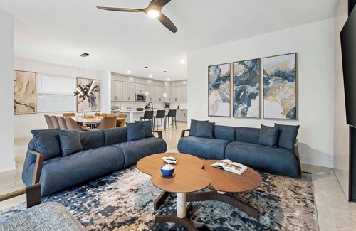 Florida Center Hotel | Villatel Orlando Resort, 7 Bedroom Home, Private Pool & Themed-Room