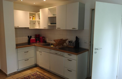 Zehlendorf Apartment | Villenrefugium mit Gartenterrasse