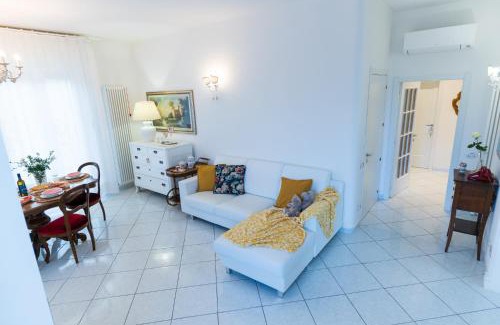 Montelabbate Apartment | Villetta Collina degli Angeli con ampio giardino