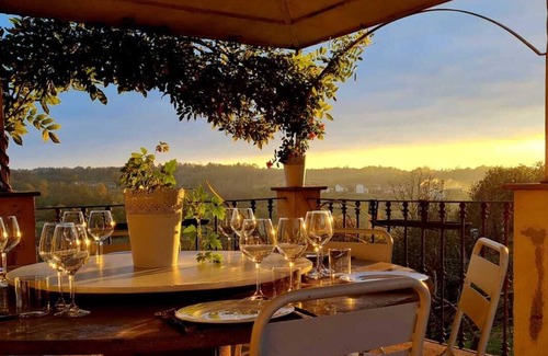 Santo Stefano Roero Villa | Villino Ca' Bianca in the land of wine, truffles and dining, disabled facilities